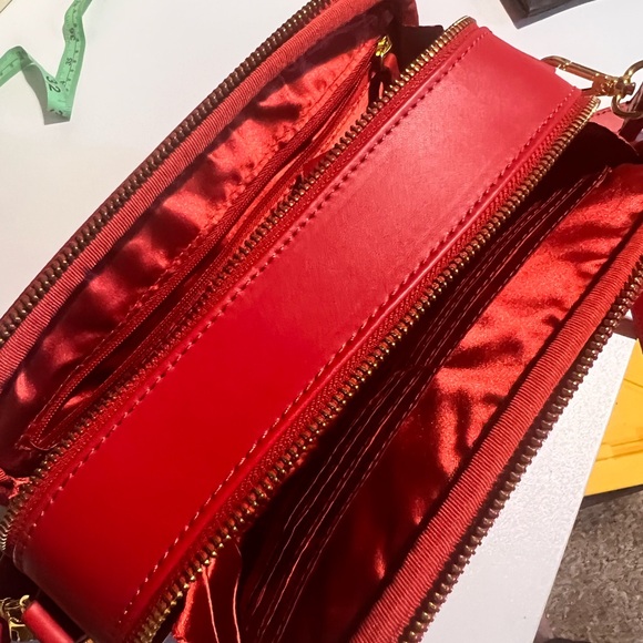 Joy and Iman Red Crossbody Purse NEW Without Tags - Picture 3 of 14